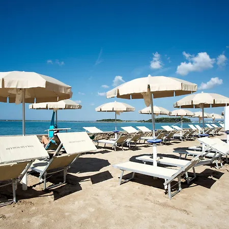 Isola Lo Scoglio Hotel 3*