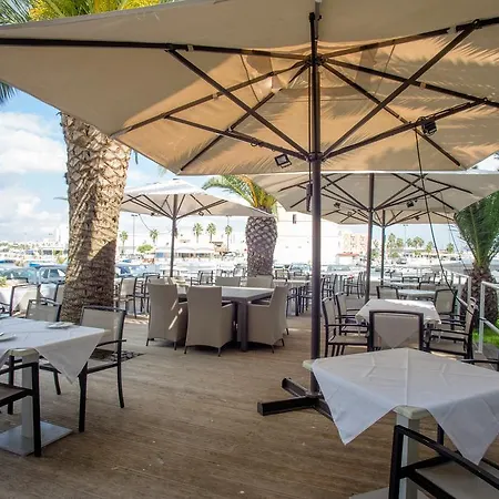 Hotel Isola Lo Scoglio 3*