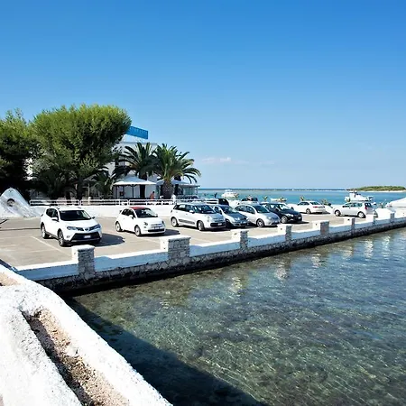 Hotel Isola Lo Scoglio 3*
